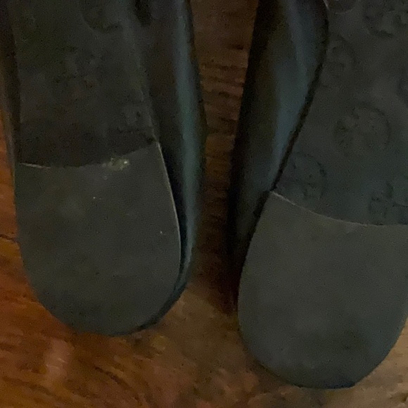 Black and Hold Leather Tory Burch Flats - Picture 7 of 7